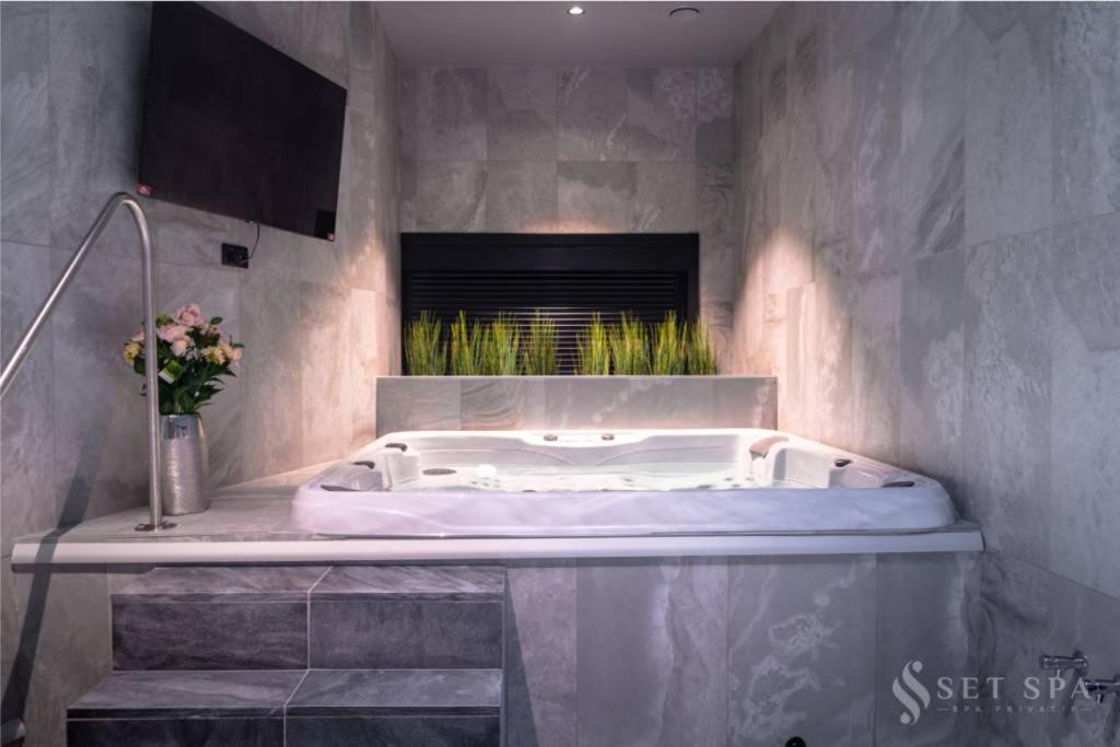 Set Spa ムスクロン エクステリア 写真